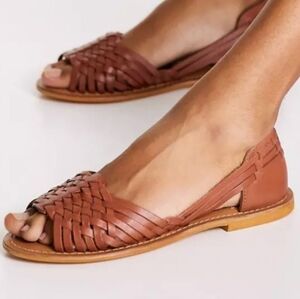 NEW ASOS DESIGN Francis Leather Woven Flat Sandals Huarachas Tan Size 5